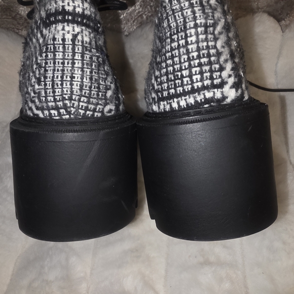 Elegant Black and White Women's Combat Boots - Picture 3 of 6
